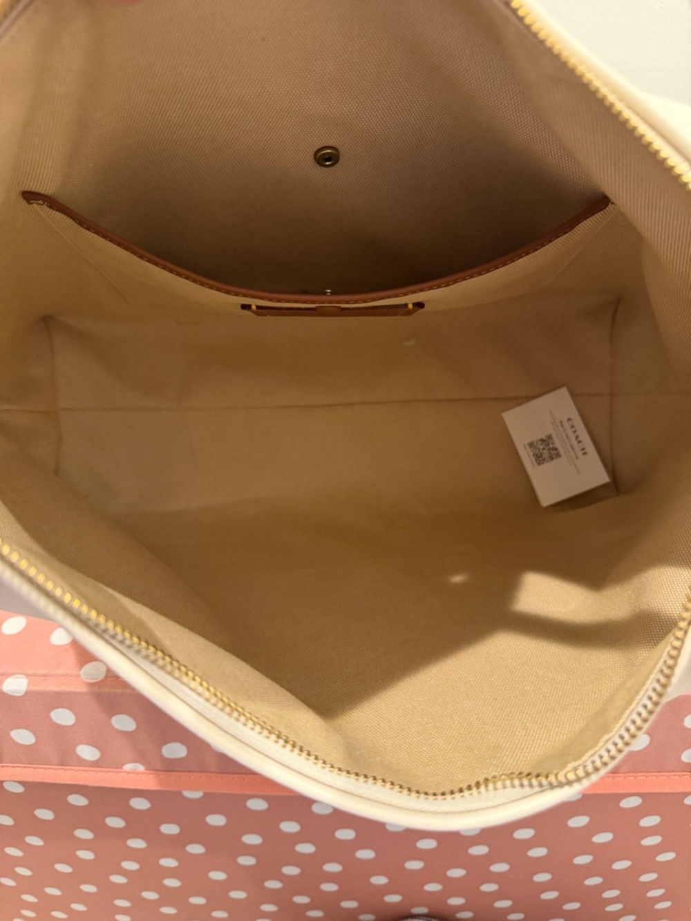 Coach Cream Pebble Leather LARGE JULIETTE with Gold Hardware - Picture 4 of 4